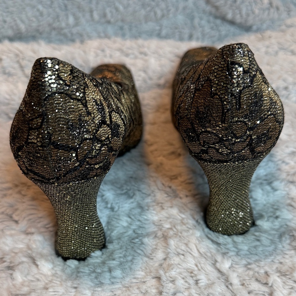 J.Renee Pumps - Picture 6 of 8